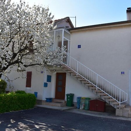 Apartman Miki Fažana Exterior foto
